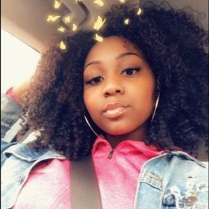 Meet your Posher, Deasia